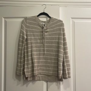 L Old Navy Bell Sleeve Cream Sweater